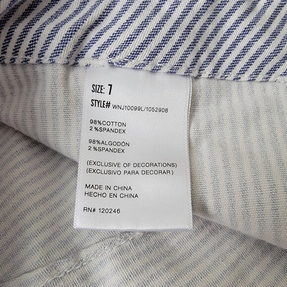 Women's Wallflower Blue/White Seersucker Stretch Shorts EUC SIZE 7 - Picture 3 of 14